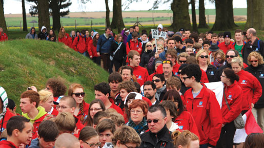 Des écoliers en visite à Beaumont-Hamel. [PHOTO : SHARON ADAMS]