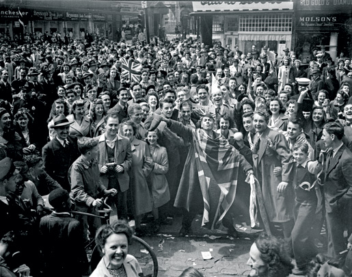 Un Montréalais portant  l’Union Jack. [BAC/PA-152318]