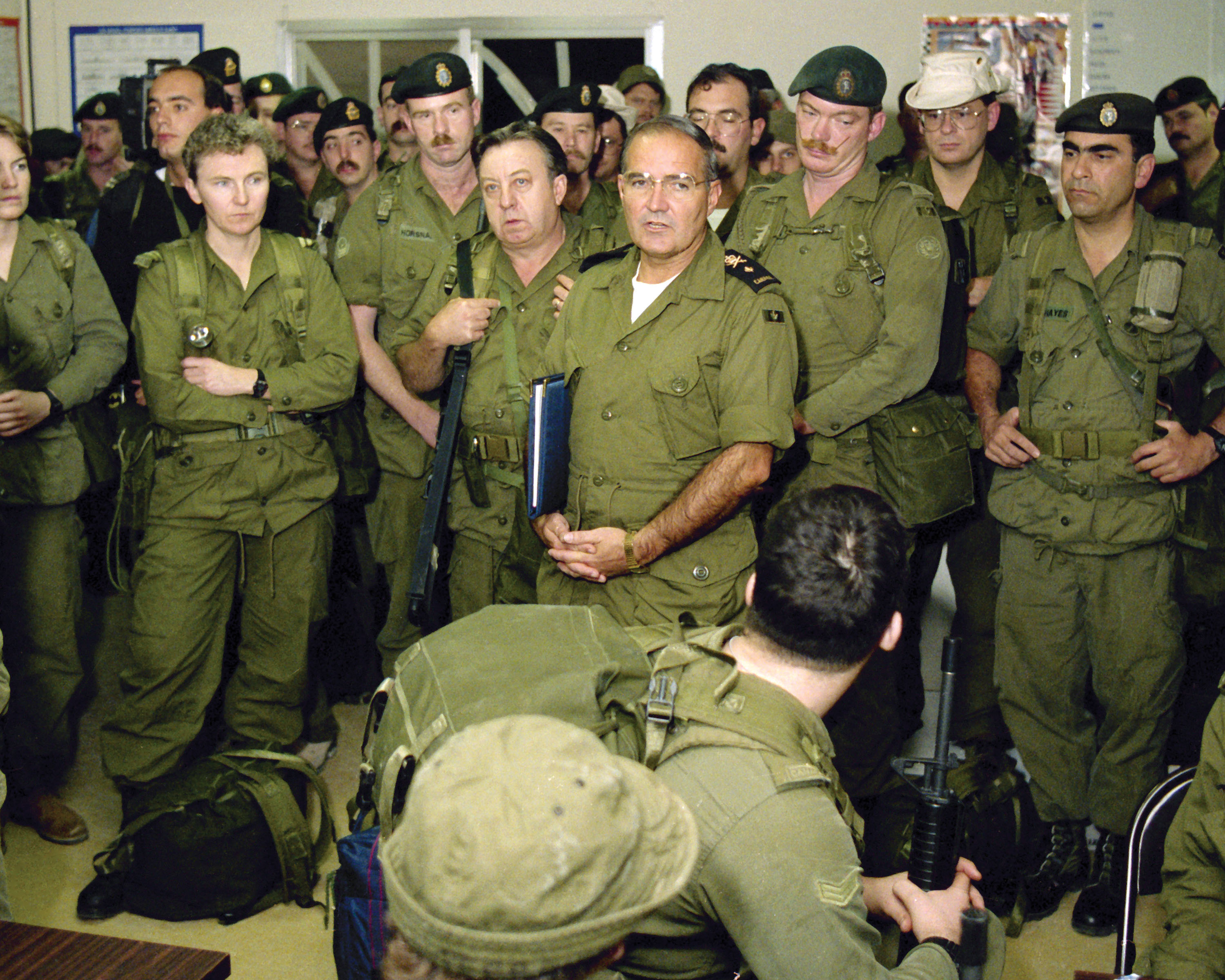 ISC91-4148-16 January 1991 Manama, Bahrain OP FRICTION Commodore Summers announces start of war.
